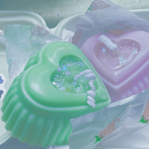 公交车被多人伦㢨系H
