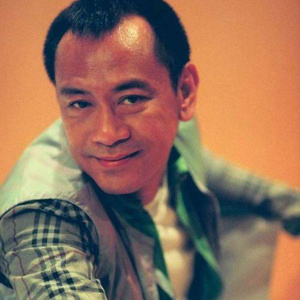 公交车被多人伦㢨系H
