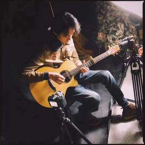 公交车被多人伦㢨系H
